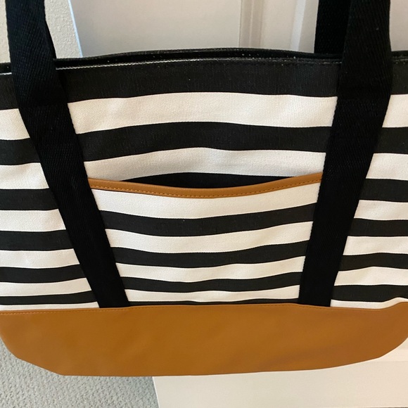 NIB DSW black/white striped lined tote bag - Picture 2 of 7